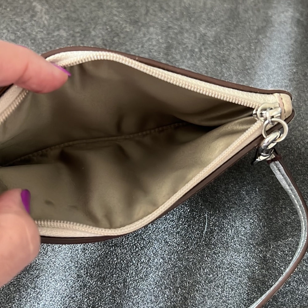 Coach wristlet - Picture 4 of 8